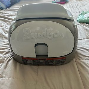 Bumbo infant seat with tray in gray